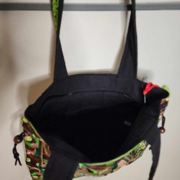 Green Bird Pattern Embroidered Purse - Picture 11 of 16